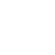 Weiße geometrische Formen bilden ein abstraktes Design auf schwarzem Hintergrund, das den Anschein von stilisierten, sich überschneidenden Linien und Winkeln erweckt.